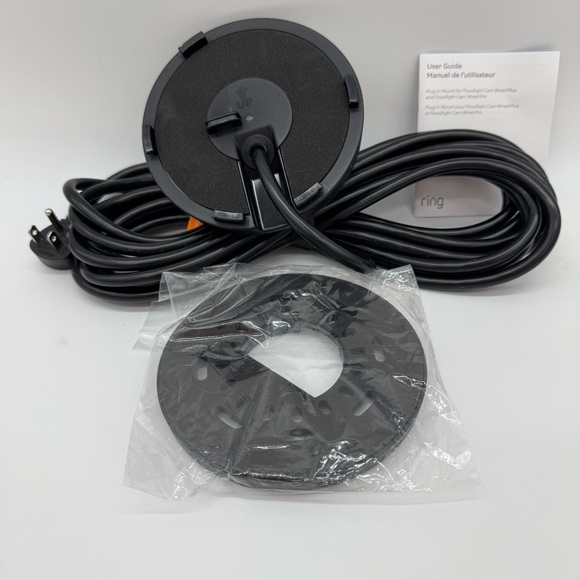 Ring Mount for Floodlight Cam Wired Models - Picture 1 of 7